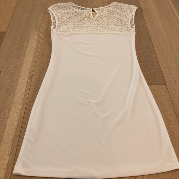 White tunic from Le Château - Picture 3 of 3